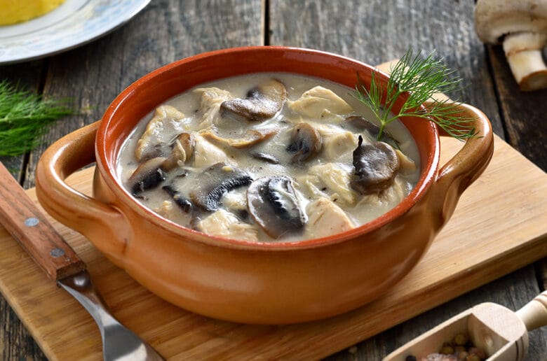 Ciulama de pui cu ciuperci