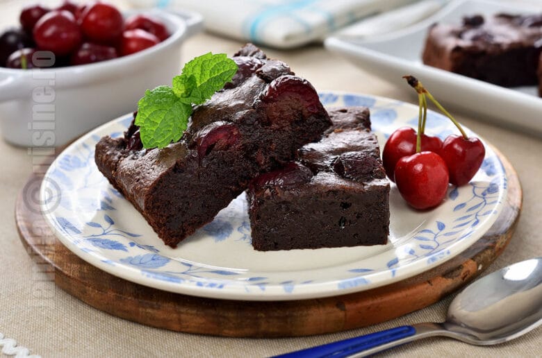 Prajitura brownie cu cirese