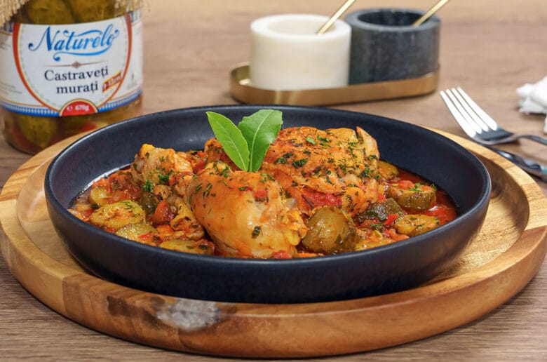 Mancare de castraveti murati cu pui