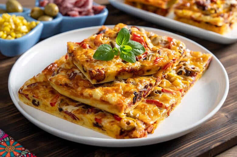 Pizza turnata fara framantare cu gust din copilarie